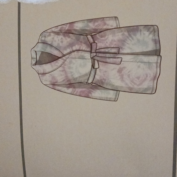 NEW TYE DYE BATH ROBES - Picture 5 of 8